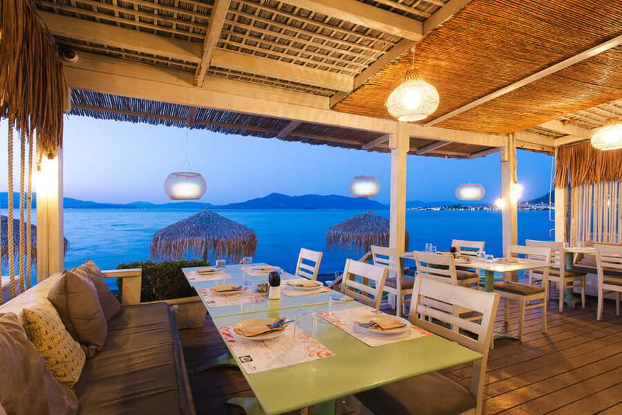 Athens: Meteora Monasteries, Hermit Caves & Seaside Escapes - Kamena Vourla Brunch by the Sea: The Best Kind of Time Buffer