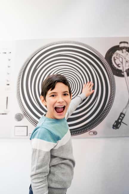 Athens: Museum of Illusions Admission Ticket - Entering the Museum of Illusions: a fun, no-rush mindset