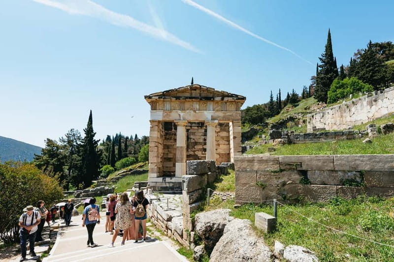 Athens: Mythology of Delphi, Museum and Arachova Guided Tour - From Acropolis to Delphi: the day’s pacing and what it feels like