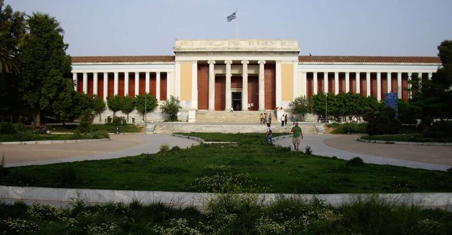 Athens: National Archaeological Museum Private Guided Tour - Meeting at the museum and starting fast
