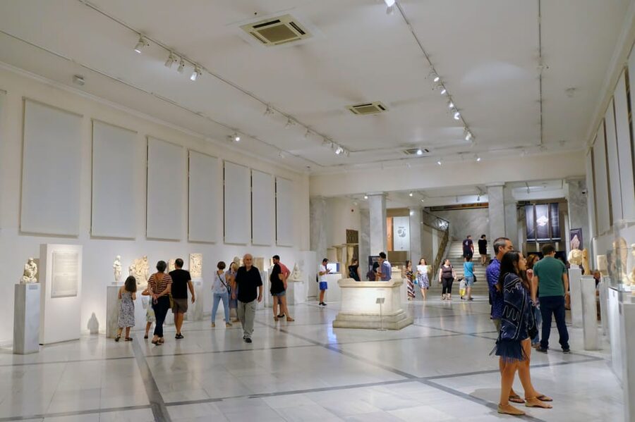 Athens: National Archaeological Museum Ticket w/ Opt. Audio - Using the self-guided audio tour (and fixing it when it misbehaves)