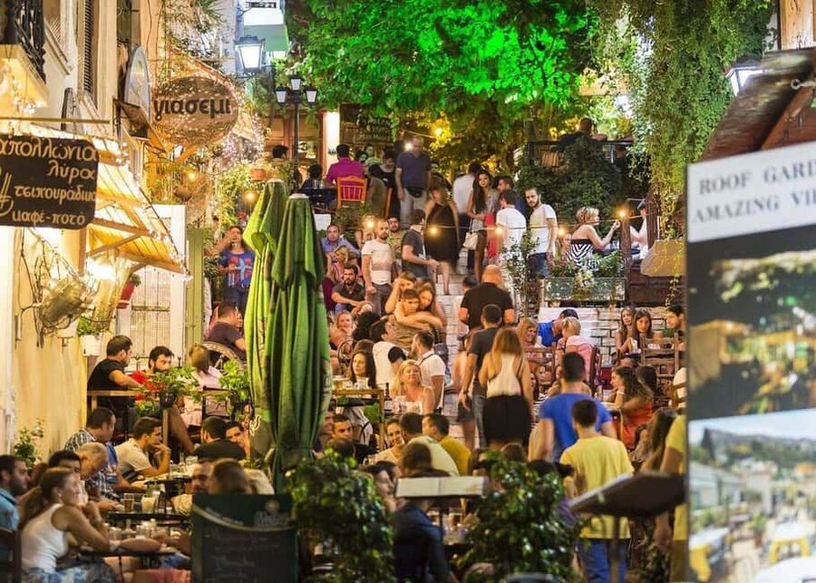 Athens: Night Walking Tour with Local Guide - Why this 2-hour night format fits a first-time Athens schedule
