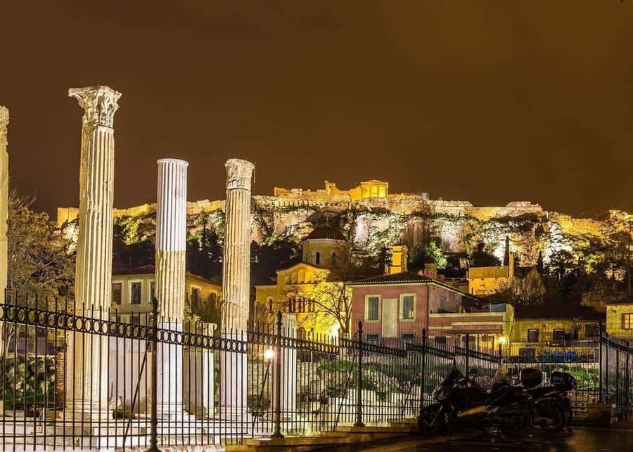 Athens: Night Walking Tour with Local Guide - What the guide does (and why solo travelers love this setup)