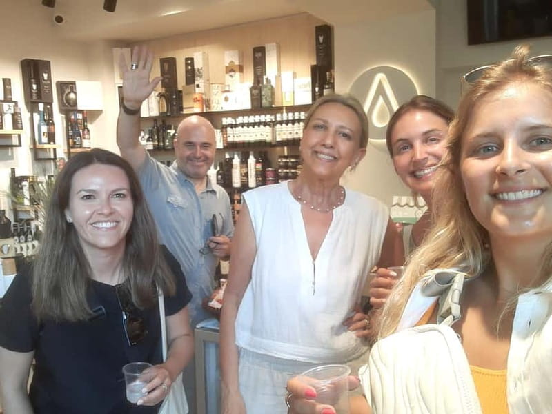 ''Athens Olive Oil Tasting'' - Shopping in a Store of 200+ EVOOs: How to Choose Without Getting Lost