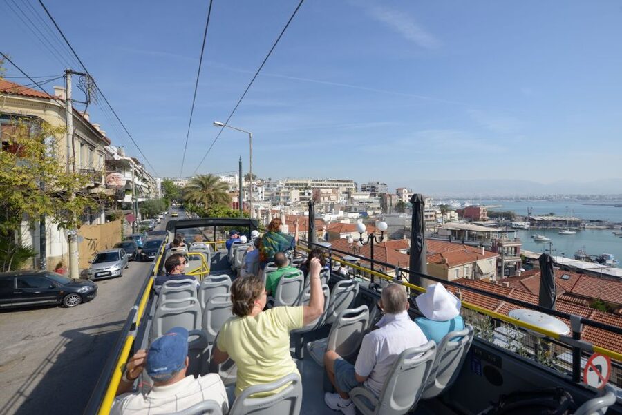 Athens, Piraeus, and Coastline: Blue Hop-On Hop-Off Bus - Green Line to Vouliagmeni: beaches plus history lessons in one area