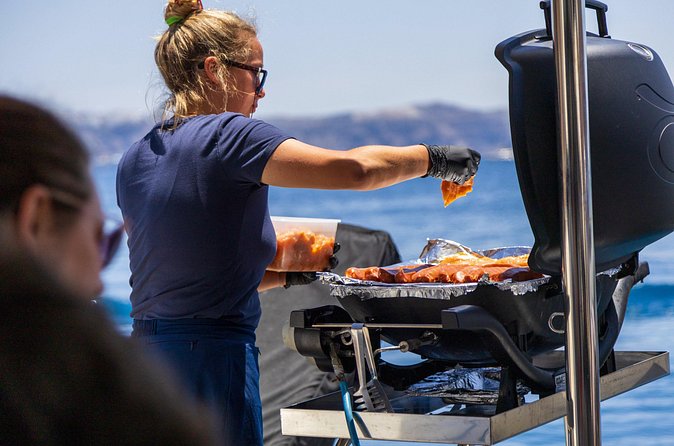 Athens Private Cruise with Meal, Open Bar & Transfer - Astir Beach for Lunch and Open Bar: The Long Break That Makes the Trip Worth It