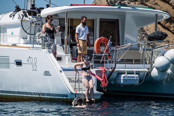 Athens Private Cruise with Meal, Open Bar & Transfer - Crew and Boat Vibe: Why Service Matters on a Water Day