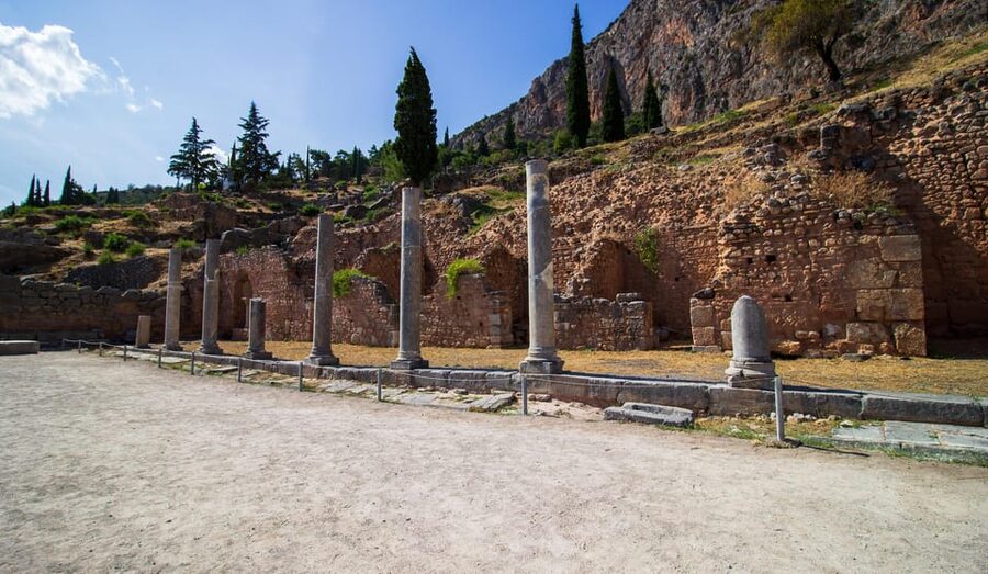 Athens: Private Tour of Delphi, Delphi Museum, and Arachova - Arachova: Stone Streets, Mountain Shops, and Slow Wandering