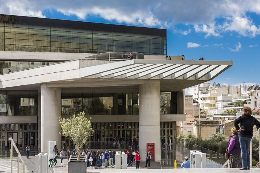 Athens Private Tours: Acropolis and Acropolis Museum - The new Acropolis Museum: where objects and context share the same room