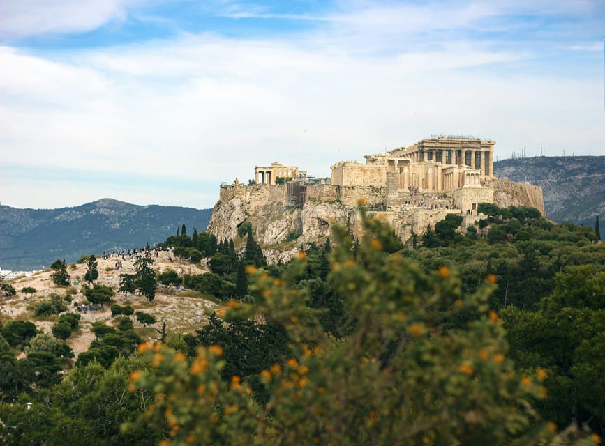 Athens Private Walking Tour in Spanish - Key things you’ll notice right away