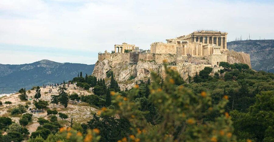 Athens Private Walking Tour in Spanish - Meeting point in the city center: how to start on time