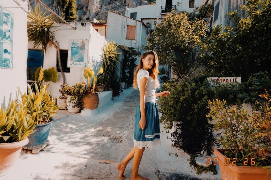 Athens: Professional photoshoot at Anafiotika Village - Finding the shoot start at Agios Nikolaos Rangavas