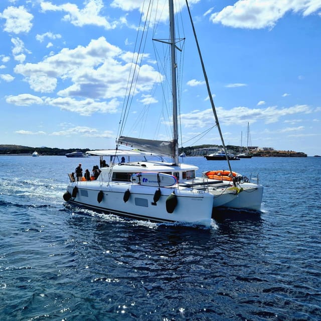 Athens: Riviera Catamaran Tour with Fresh Meal and Drinks - Pier 7, Alimos Marina, and the quick “we’ve got this” start