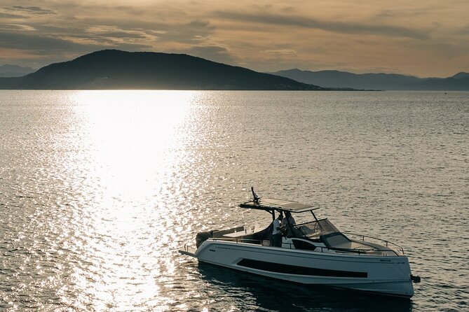 Athens Riviera Private Sunset Boat Cruise - Captain Apollo and the Intergenerational Comfort Factor