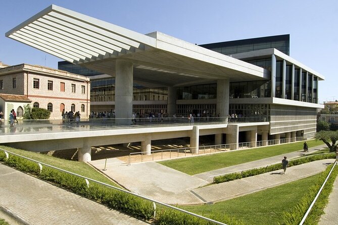 Athens sightseeing Spanish guided tour with Acropolis and museum - Coach comfort, Wi-Fi, and the group size reality