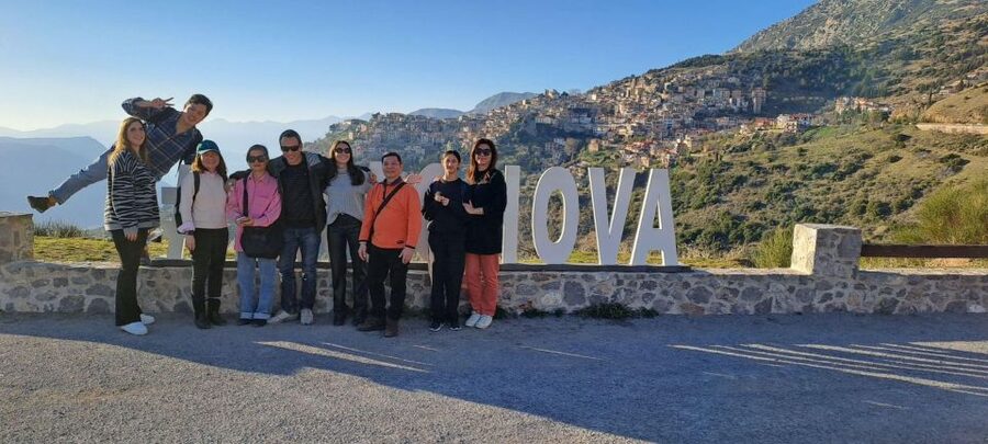 Athens: Small-Group Day Trip Tour to Delphi - Who should book this Delphi tour (and who might not love it)