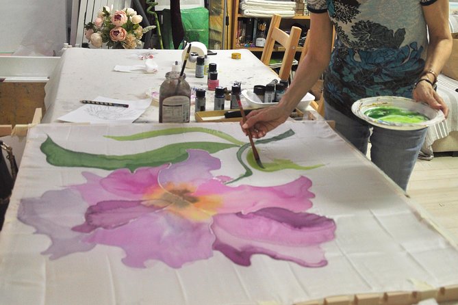 Athens: Small Group Silk Scarf Art Workshop with Greek Themes - Inside Ioanna Art Studio: how the workshop is taught