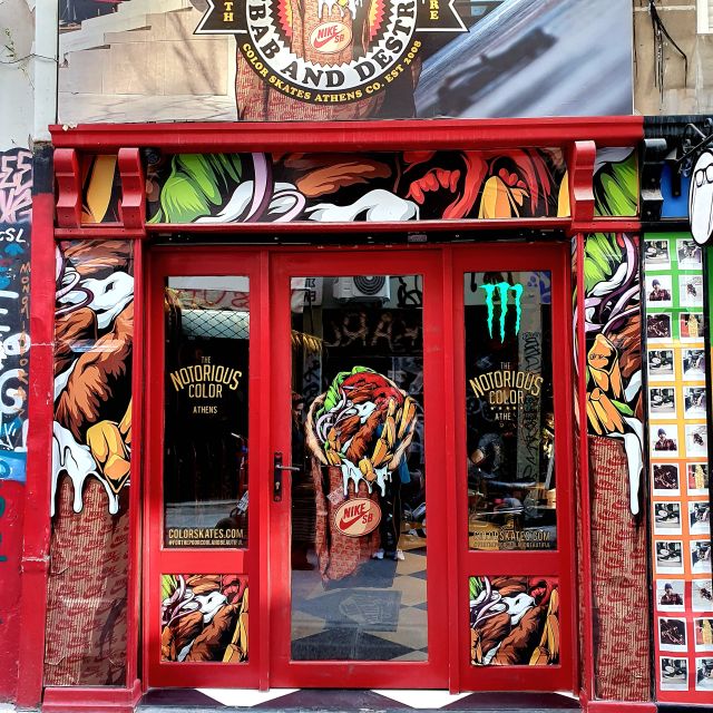 Athens: Street Food Tasting Tour - Stop 2: souvlaki skewers with pita, tomatoes, tzatziki, plus beer or wine