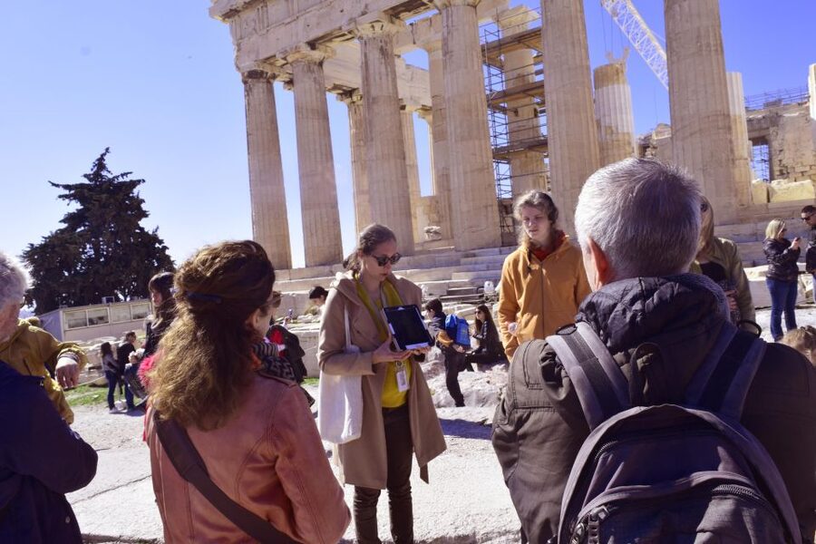 Athens: The Acropolis Guided Walking Tour in Dutch - Photo Stop Time at the Parthenon: Why Free Moments Matter