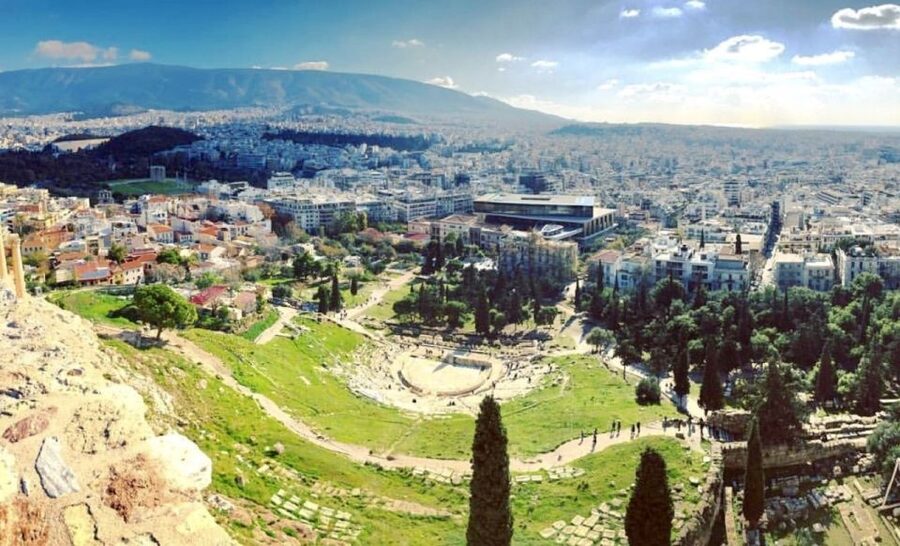 Athens: The Acropolis Walking Group Tour with a French Guide - Meeting point and logistics: arriving without stress