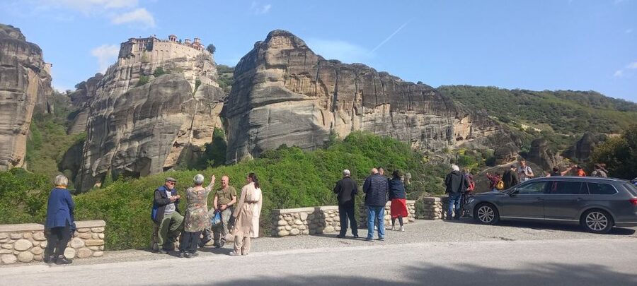 Athens to Meteora, Day Trip with Local Guide,up to 9 people - Panoramic photo stops: where you actually learn the geography
