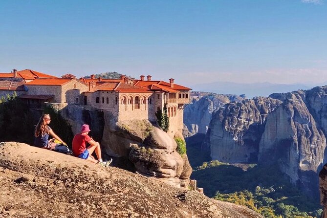 Athens to Meteora DayTrip by Train in Spanish language - Local Agency - Who this tour fits best