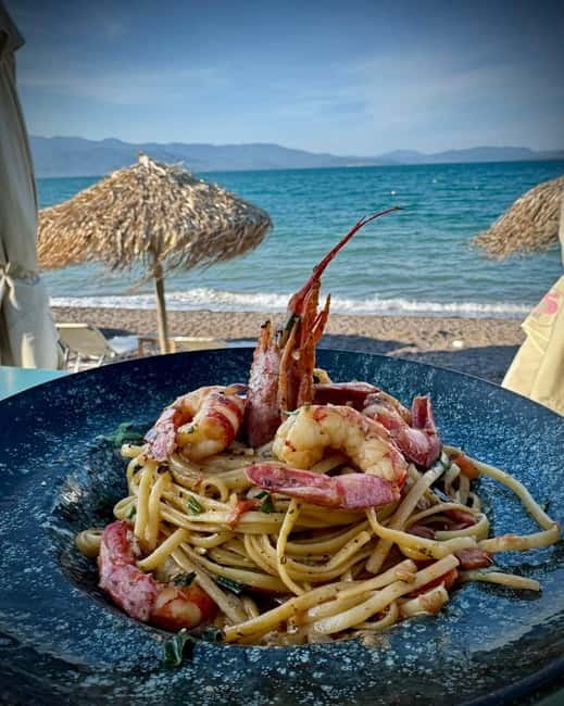 Athens to Meteora: Monasteries, Caves & Seaside Stopovers - The seaside food payoff in Kamena Vourla