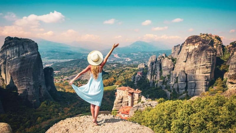 Athens to Meteora: Monasteries, Caves & Seaside Stopovers - The long Athens-to-Meteora day, mapped out simply