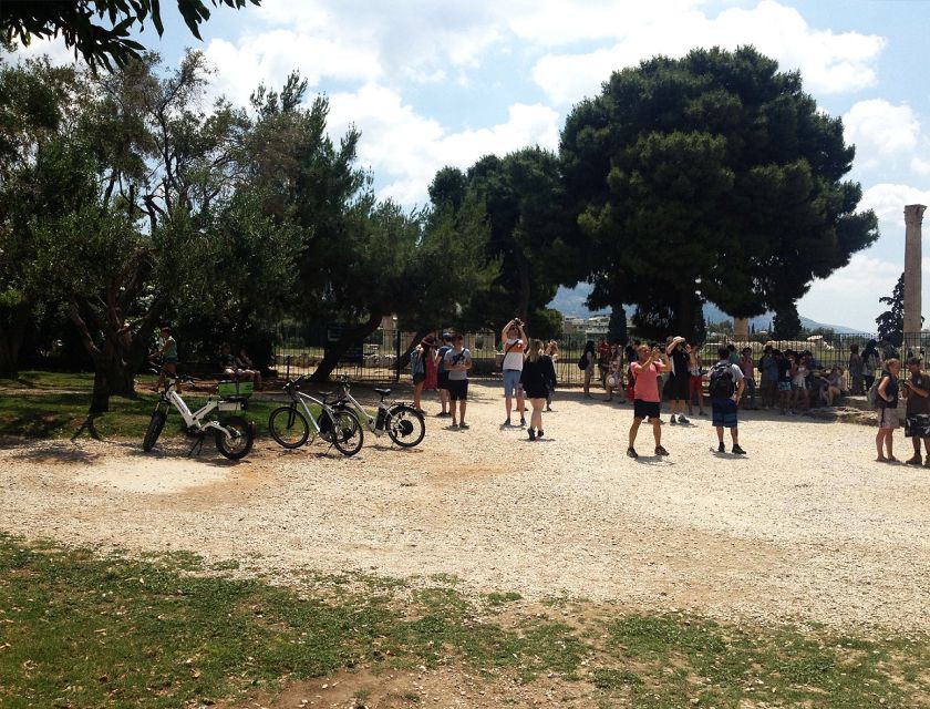 Athens tour with electric bicycle - The kind of guide experience you should expect (and what you shouldn’t)