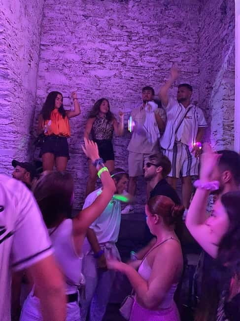 Athens Ultimate Bar Crawl - How the VIP Bar Crawl Rhythm Keeps You From Wasting Time