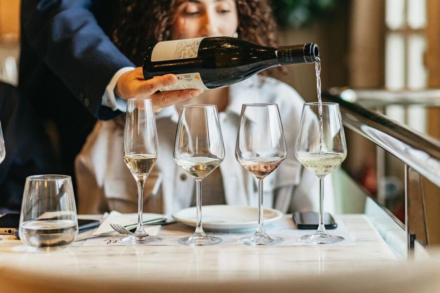 Athens: Wine Tasting with a Sommelier under the Acropolis - Key things that make this Athens wine tasting different