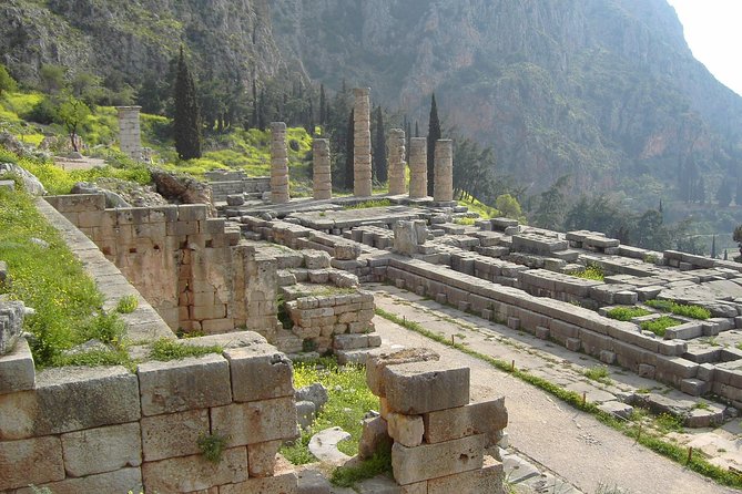 Award-Winning 2-Day Private Delphi & Meteora Tour - Thermopylae stop: a quick history marker on the return