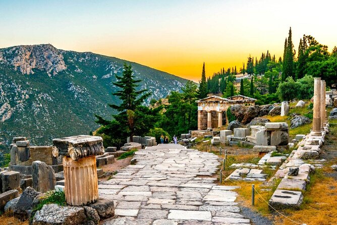Awe-inspiring 2-days private tour to Delphi and Olympia - Two UNESCO sites, one road-trip rhythm
