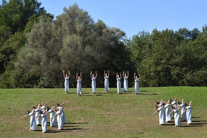 Awe-inspiring 2-days private tour to Delphi and Olympia - The driver vs licensed guides inside: plan your expectations