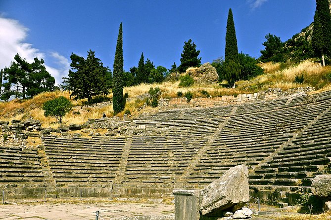 BEST PRIVATE TOUR TO DELPHI: Delphi Arachova Hosios Monastary - Driver commentary vs licensed site guides: where the extra money can help