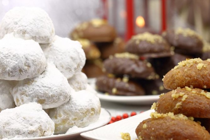 Christmas food and walking tour in Athens - Why an Athens Christmas food walk works better than random wandering