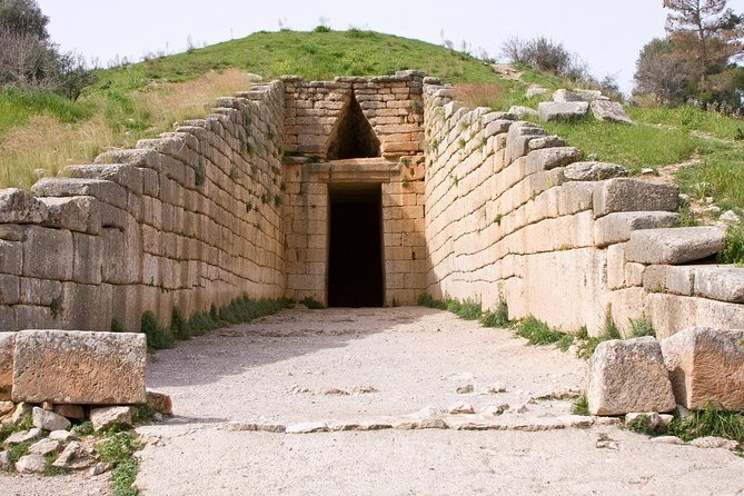 Classical Greece 3-Day Tour: Epidaurus, Mycenae, Olympia and Delphi from Athens - Delphi’s main site: Castalia Spring, treasuries, and the Temple of Apollo