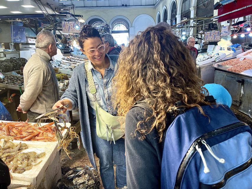 Delicious food tour for families 15+ iconic Greek foods - Anafiotika start: yogurt, honey, and a kid-friendly way to place Athens