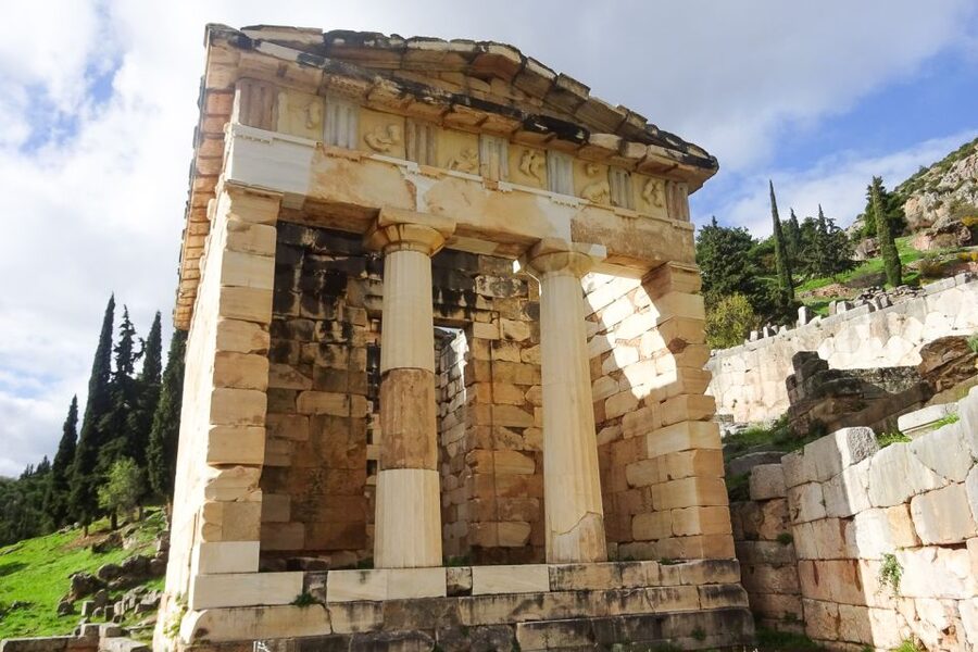 Delphi 2Day Tour with guide,tickets,Overnight & hotel pickup - Who this Delphi tour suits best (and who should reconsider)