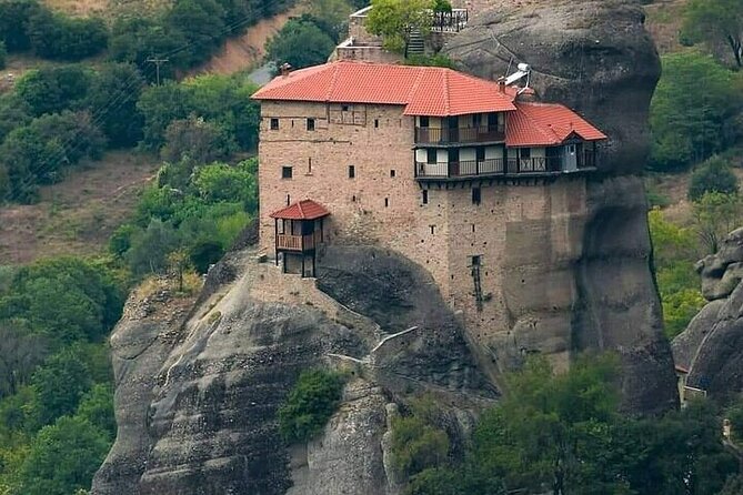 Delphi and Meteora Private Trip From Athens 2days ! - Day 1 in Arachova, Delphi Museum, and Thermopylae