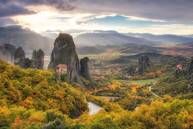 Delphi and Meteora Three Days Tour from Athens - Day 3: Meteora monasteries and the quick stop at Leonidas’ battlefield