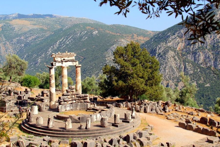 Delphi: Archaeological Site & Museum Ticket with Audio Tour - Your smartphone audio guide: offline, multilingual, and map-led