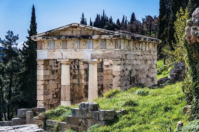Delphi Day Trip from Athens with Spanish-Speaking Guide - Lunch plus Arachova and Levadia: the part most tours rush