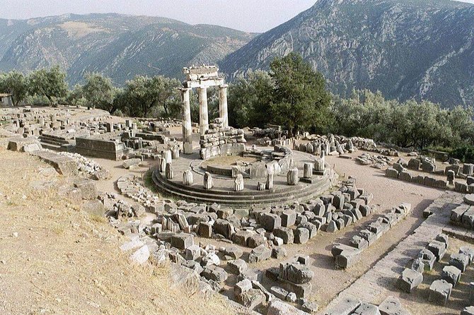 Delphi Full Day Private Tour: Temple of Apollo, Museum, Navel of Earth & Oracle - The drive and private setup: your day starts moving fast