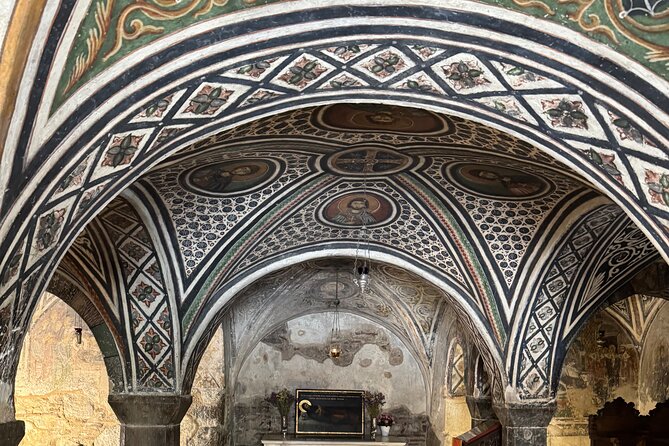 Delphi Full-Day Private Tour to the Oracle Site & Museum - Stop 3: Arachova Mountain Town for Views and Traditional Food