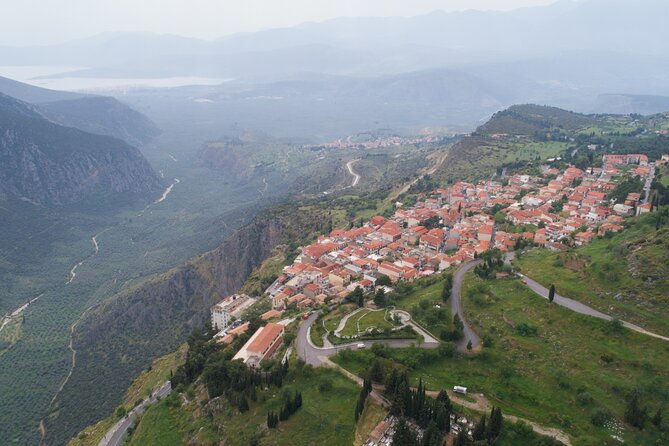 Delphi full day V.R audio guided tour with entry ticket - Guides make or break the vibe: names I’d look for