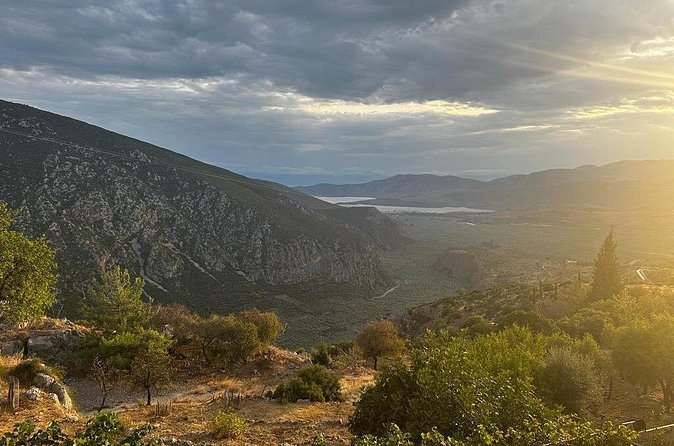 Delphi Historical Private Guided Tour & Thermopylae Hot Springs - Lunch in Delphi: the one break you should treat as a reset
