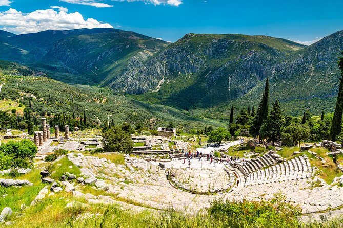 Delphi Private Day Tour: A Day of History and Scenery from Athens - Arachova coffee stop: a quick reset before Athens