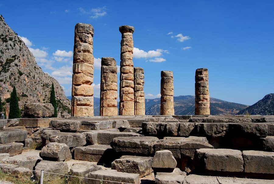Delphi: Private Day Tour from Athens with Luxurious Vehicle - Delphi Archaeological Site: Temple of Apollo and the walk of the Oracle