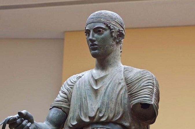 Delphi private tour: Navel of Earth, Apollo Temple, Oracle - Arachova coffee break: a mountain town change of pace
